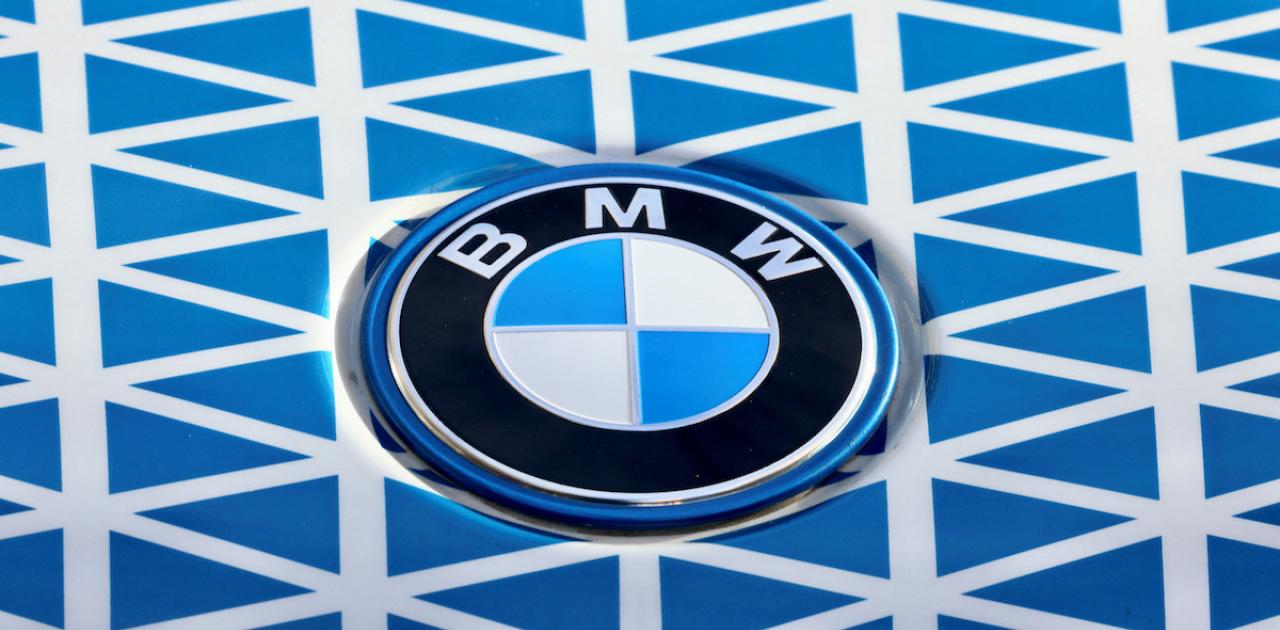BMW’s Surprise Electric-Car Success Started With an Early Setback (Bloomberg)